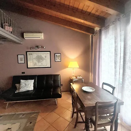 Les Maisons Des Fleurs Apartment Reggio Emilia