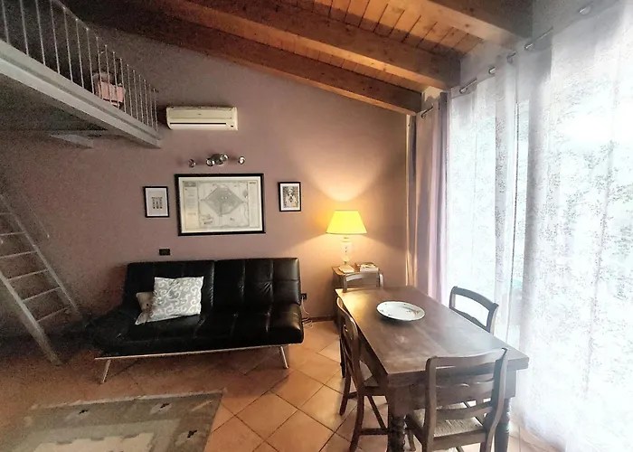 Les Maisons Des Fleurs Apartament Reggio nell'Emilia